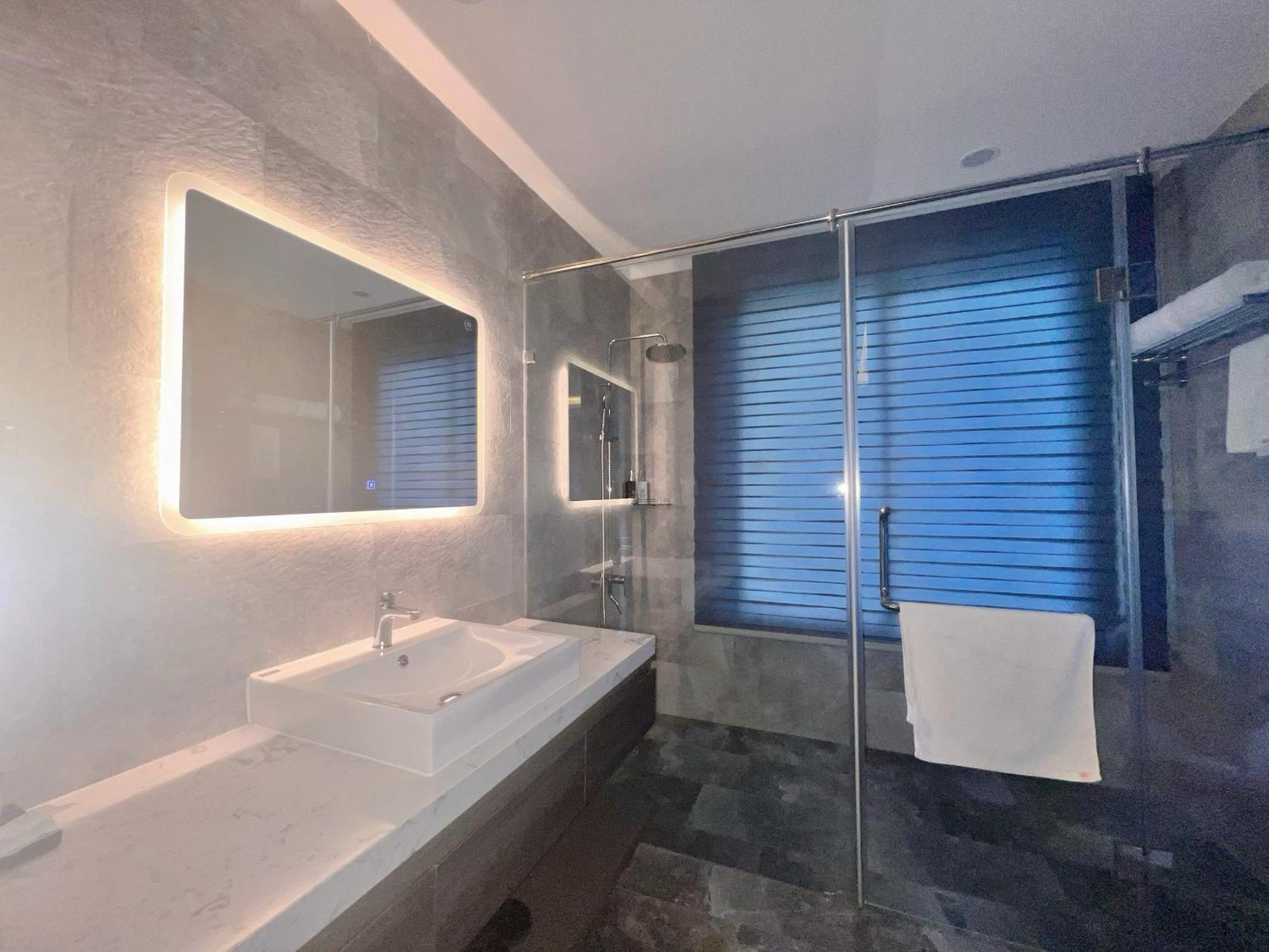 Le Anh Hotel Duong Dong Exterior foto